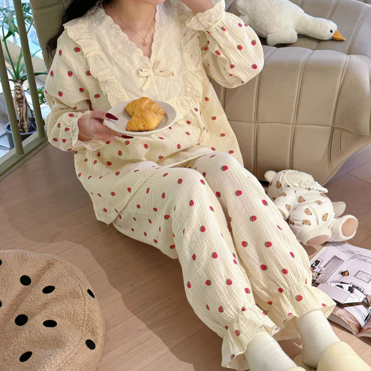 91家纺网 家纺一手货源 找家纺 洛兰沙家居馆【只代发】【只代发】 2024新款棉纱绉布睡衣女春夏季甜美蕾丝印花韩版花边长袖套头家居服四季款 嫩黄