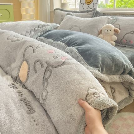 91家纺网 家纺一手货源 找家纺 （总）妮恒美家纺 2025新款加厚保暖亲肤雪花绒牛奶绒四件套系列1