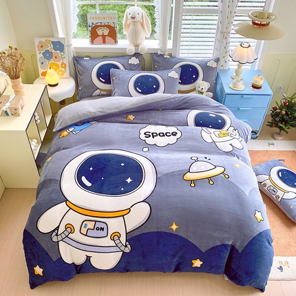 91家纺网 家纺一手货源 找家纺 莱米家纺 2024新款大版牛奶绒卡通四件套 太空漫步