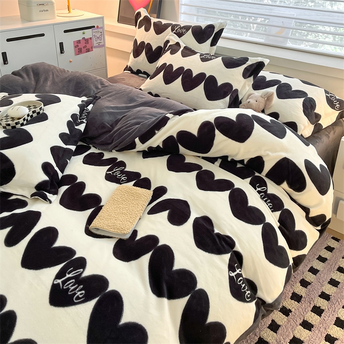 91家纺网 家纺一手货源 找家纺 启程家纺 2024新款A类秋冬INS风牛奶绒四件套 黑心