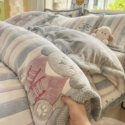 91家纺网 家纺一手货源 找家纺 （总）妮恒美家纺 2025新款加厚保暖亲肤雪花绒牛奶绒四件套系列1