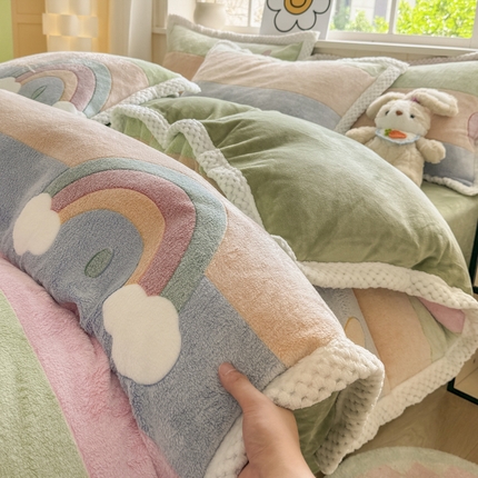 91家纺网 家纺一手货源 找家纺 （总）妮恒美家纺 2025新款加厚保暖亲肤雪花绒牛奶绒四件套系列1