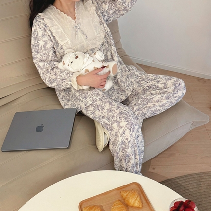 91家纺网 家纺一手货源 找家纺 洛兰沙家居馆【只代发】【只代发】 2024新款棉纱绉布睡衣女春夏季甜美蕾丝印花韩版花边长袖套头家居服四季款 浅灰