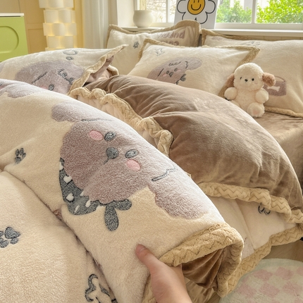 91家纺网 家纺一手货源 找家纺 （总）妮恒美家纺 2025新款加厚保暖亲肤雪花绒牛奶绒四件套系列1