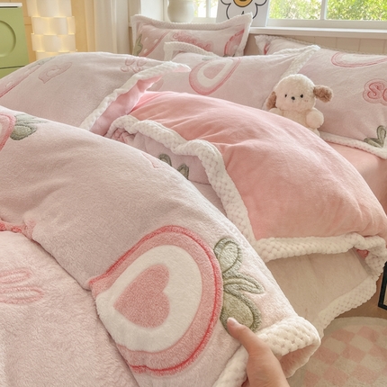 91家纺网 家纺一手货源 找家纺 （总）妮恒美家纺 2025新款加厚保暖亲肤雪花绒牛奶绒四件套系列1