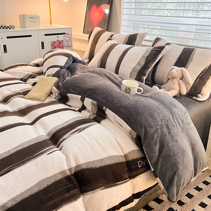 91家纺网 家纺一手货源 找家纺 启程家纺 2024新款A类秋冬INS风牛奶绒四件套 水墨印花