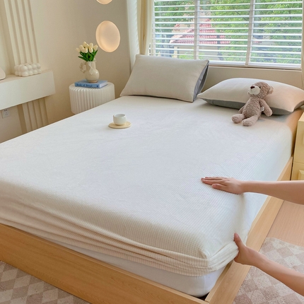 91家纺网 家纺一手货源 找家纺 莱米家纺 2024新款秋冬华夫格加密千鸟格牛奶绒床笠 华夫格-奶油白