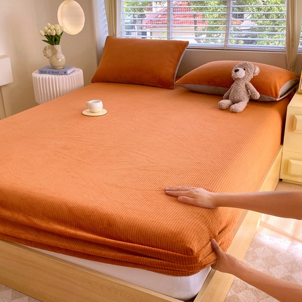 91家纺网 家纺一手货源 找家纺 莱米家纺 2024新款秋冬华夫格加密千鸟格牛奶绒床笠 华夫格-焦糖