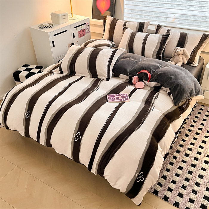 91家纺网 家纺一手货源 找家纺 启程家纺 2024新款A类秋冬INS风牛奶绒四件套 水墨印花