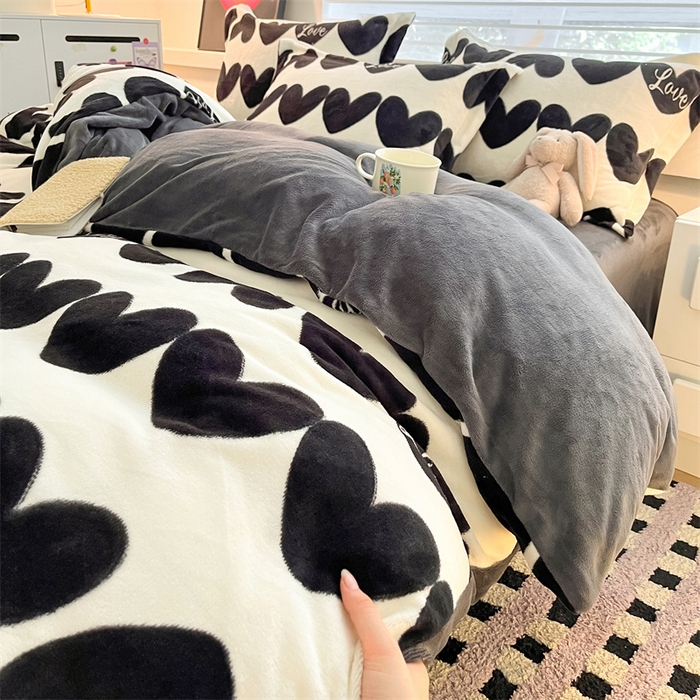 91家纺网 家纺一手货源 找家纺 启程家纺 2024新款A类秋冬INS风牛奶绒四件套 黑心