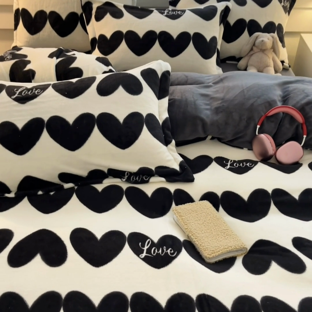 91家纺网 家纺一手货源 找家纺 启程家纺 2024新款A类秋冬INS风牛奶绒四件套 黑心