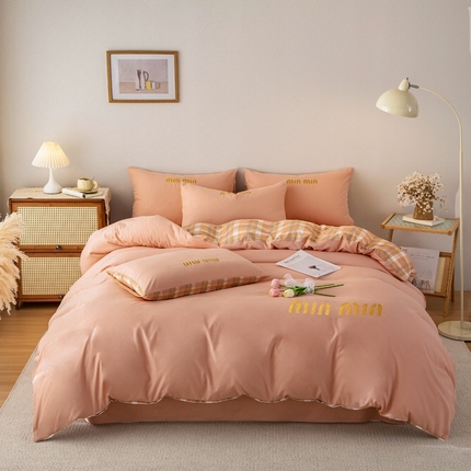 91家纺网 家纺一手货源 找家纺 富宁家纺 2025新款青春格子纯色双拼学生宿舍三件套四件套 粉色