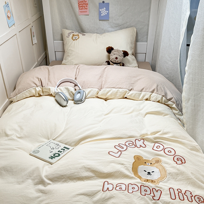 91家纺网 家纺一手货源 找家纺 梦舒羽 2025新款ins卡通可爱小狗刺绣水洗棉磨毛学生宿舍三件套居家四件套 小比熊-卡其