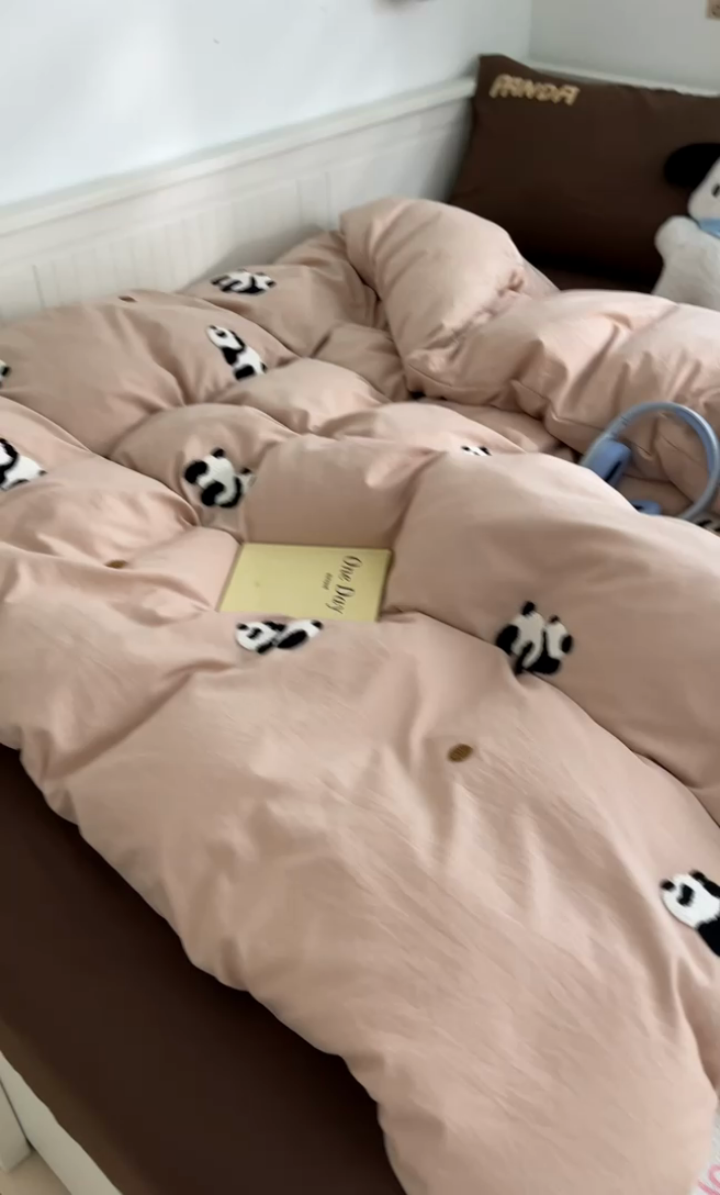 91家纺网 家纺一手货源 找家纺 海岛哥哥 2025新款云柔棉毛巾绣 四件套 毛巾绣-熊猫花花