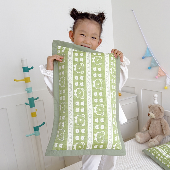 91家纺网 家纺一手货源 找家纺 2024新品色织立体提花全棉三层纱布夹棉枕套 小熊-绿