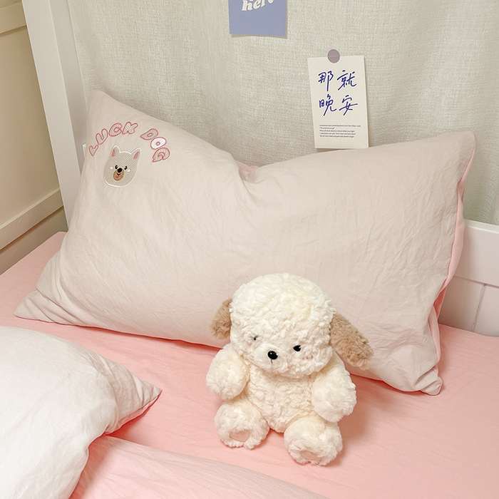 91家纺网 家纺一手货源 找家纺 梦舒羽 2025新款ins卡通可爱小狗刺绣水洗棉磨毛学生宿舍三件套居家四件套 小博美-少女粉