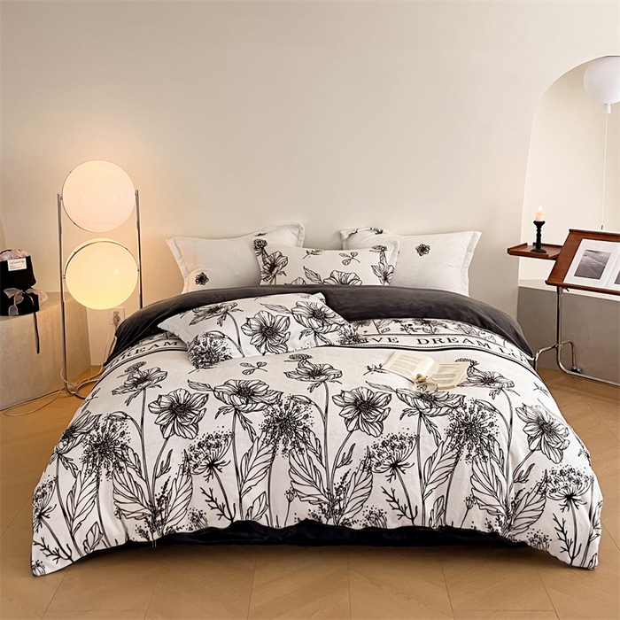 91家纺网 家纺一手货源 找家纺 启程家纺 2024新款A类牛奶绒轻奢大牌风四件套 黑白荷花