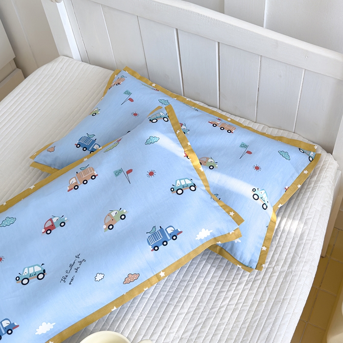 91家纺网 家纺一手货源 找家纺 2024新款A类133x72铂金全棉枕套枕头枕芯七彩童年系列 枕套+枕芯-棚拍图 汽车之家