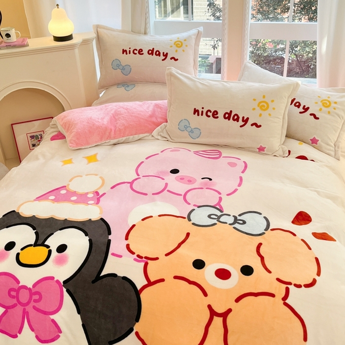 91家纺网 家纺一手货源 找家纺 喜梦缘-2025新款大版卡通牛奶绒四件套 快乐猪仔