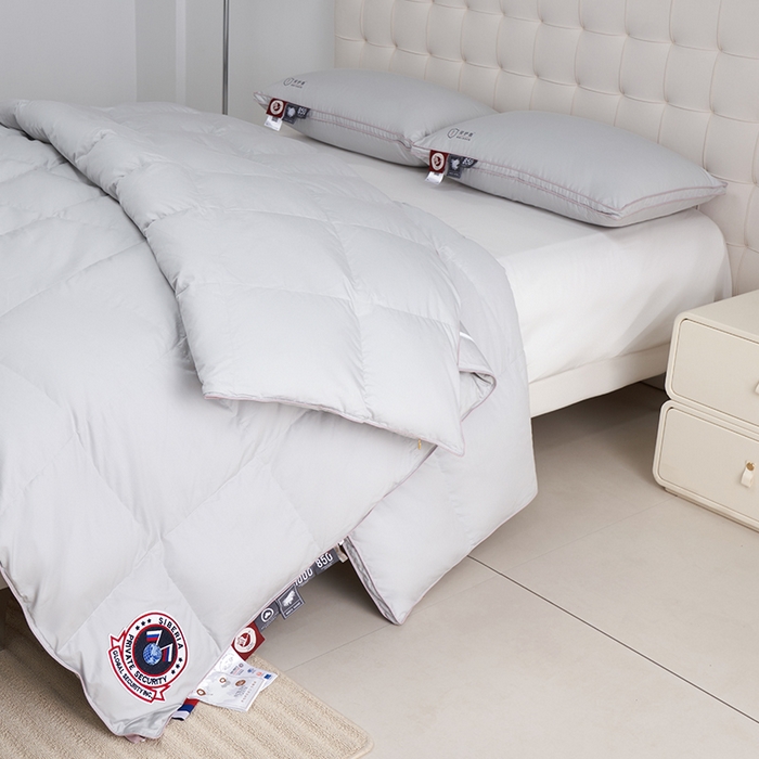 91家纺网 家纺一手货源 找家纺 （总）岚司羽 2024新款全棉95%优质白鹅绒抗菌子母被--净版