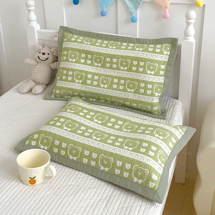 91家纺网 家纺一手货源 找家纺 2024新品色织立体提花全棉三层纱布夹棉枕套 小熊-绿