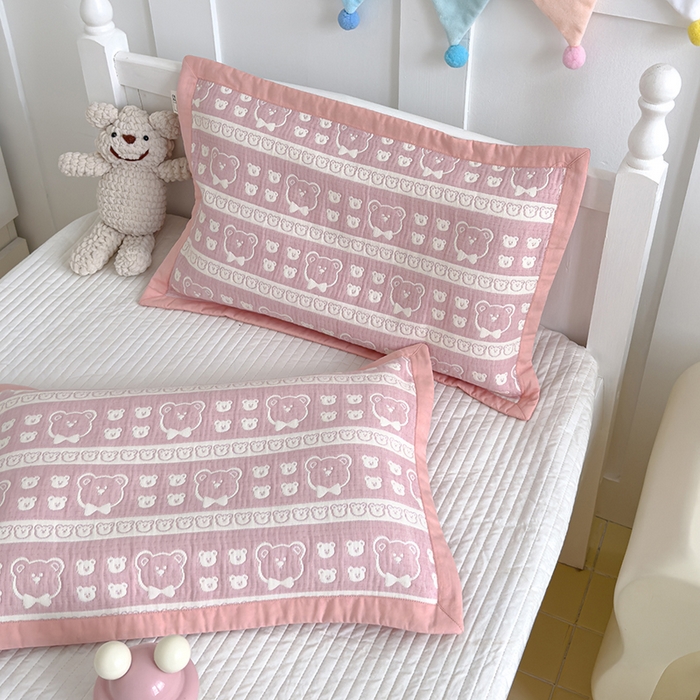 91家纺网 家纺一手货源 找家纺 2024新品色织立体提花全棉三层纱布夹棉枕套 小熊-粉