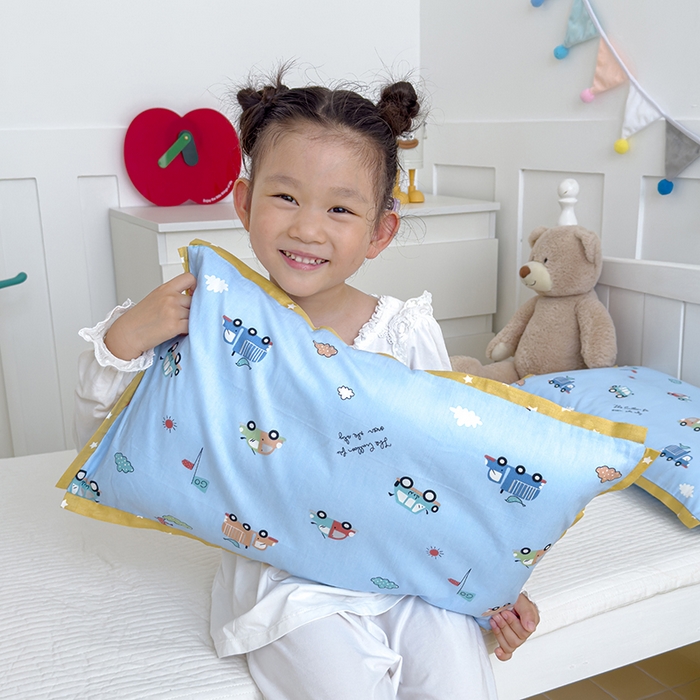 91家纺网 家纺一手货源 找家纺 2024新款A类133x72铂金全棉枕套枕头枕芯七彩童年系列 枕套+枕芯-棚拍图 汽车之家