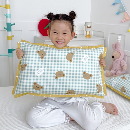 2024新款A类133x72铂金全棉枕套枕头枕芯七彩童年系列 枕套+枕芯-棚拍图 小熊贝拉