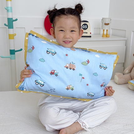 91家纺网 家纺一手货源 找家纺 2024新款A类133x72铂金全棉枕套枕头枕芯七彩童年系列 枕套+枕芯-棚拍图 汽车之家