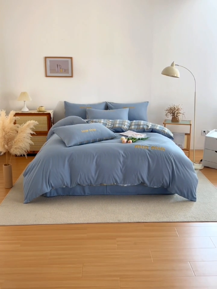 91家纺网 家纺一手货源 找家纺 富宁家纺 2025新款青春格子纯色双拼学生宿舍三件套四件套 蓝色