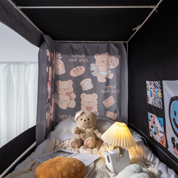 91家纺网 家纺一手货源 找家纺 新太阳蚊帐 2025新款卡通学生遮光床帘 烘焙熊熊