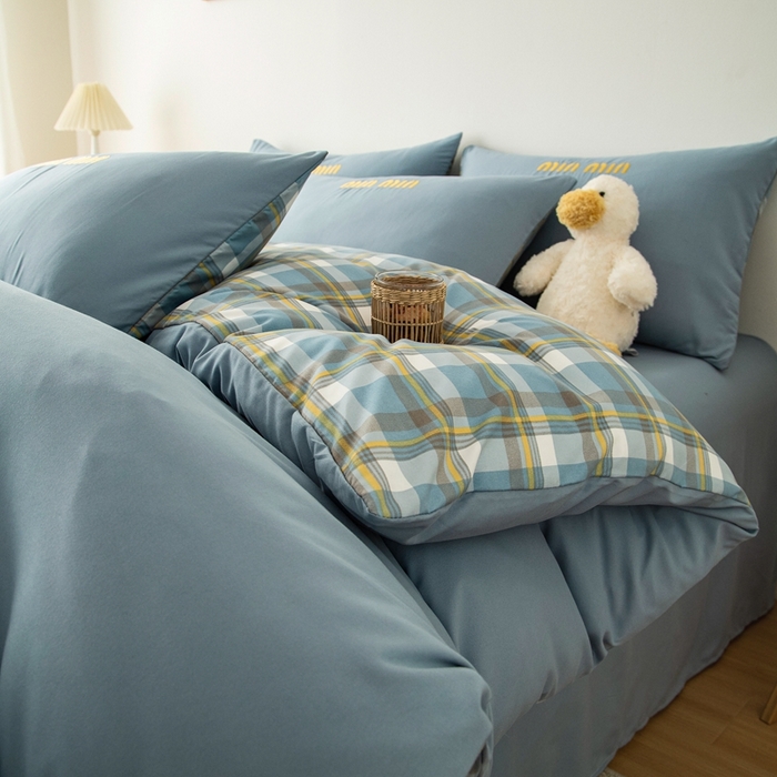 91家纺网 家纺一手货源 找家纺 富宁家纺 2025新款青春格子纯色双拼学生宿舍三件套四件套 蓝色