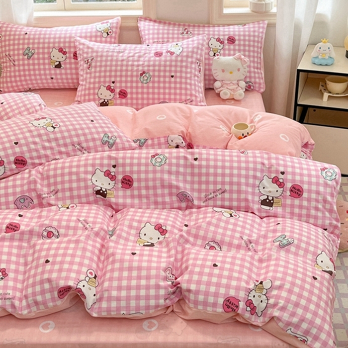 91家纺网 家纺一手货源 找家纺 博雅 2024新款三丽鸥全棉印花卡通四件套 小粉格KT