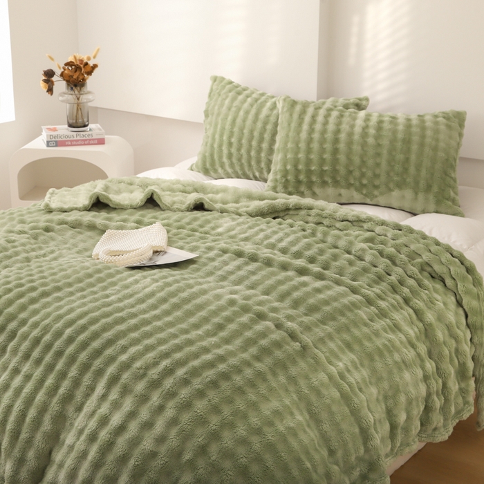 91家纺网 家纺一手货源 找家纺 同田家纺  2024新款A类纯色兔绒毛毯 清新绿