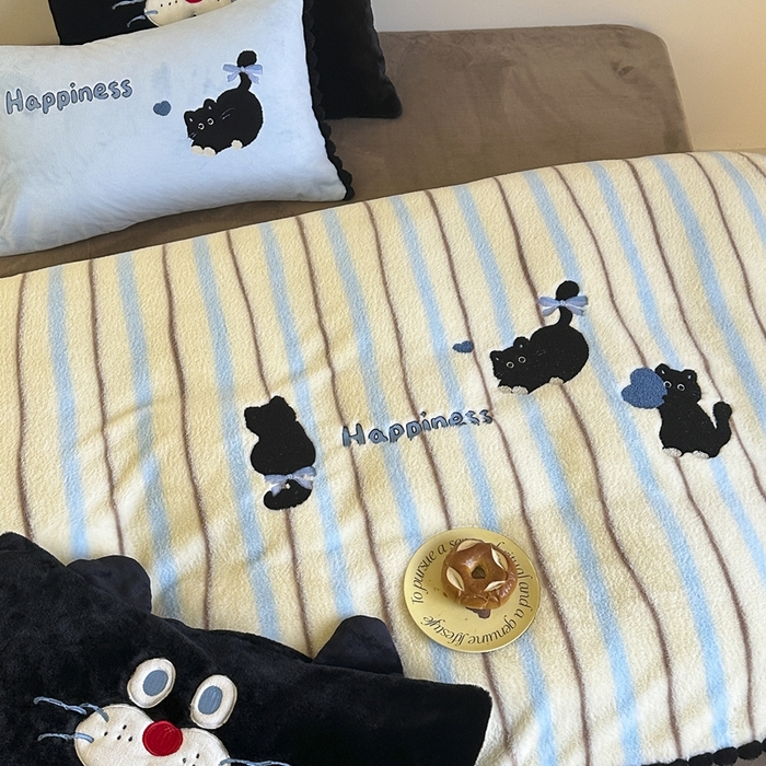 91家纺网 家纺一手货源 找家纺 黛舒家居 2024新款兔兔绒牛奶绒四件套 黑色猫咪