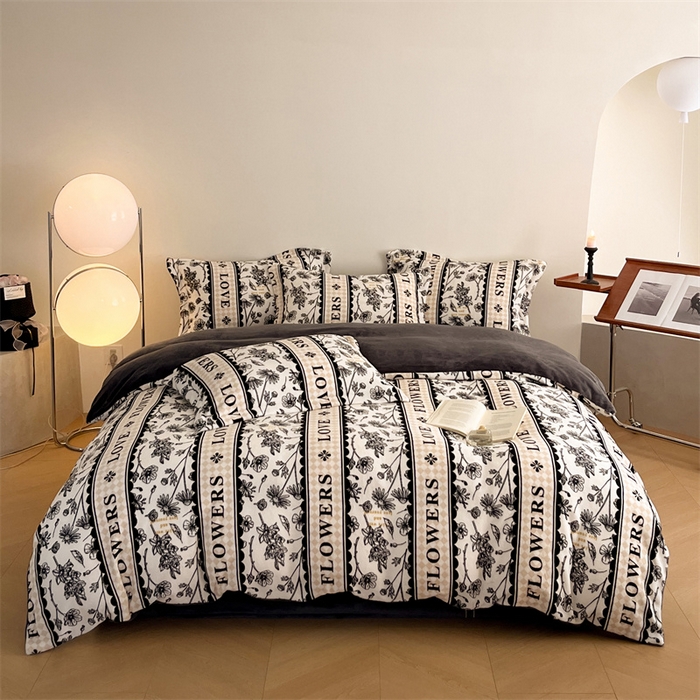 91家纺网 家纺一手货源 找家纺 启程家纺 2024新款A类牛奶绒轻奢大牌风四件套 横条字母荷花