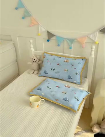 91家纺网 家纺一手货源 找家纺 2024新款A类133x72铂金全棉枕套枕头枕芯七彩童年系列 枕套+枕芯-棚拍图 汽车之家