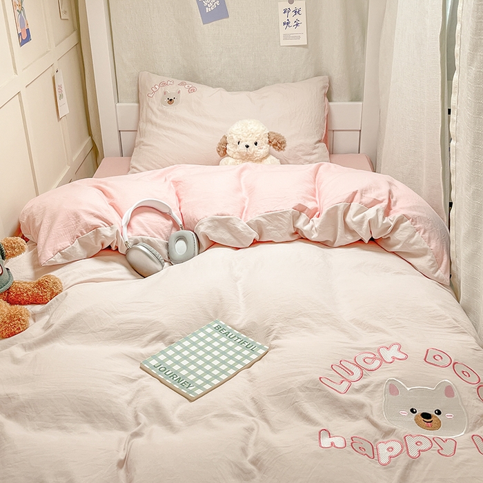 91家纺网 家纺一手货源 找家纺 梦舒羽 2025新款ins卡通可爱小狗刺绣水洗棉磨毛学生宿舍三件套居家四件套 小博美-少女粉