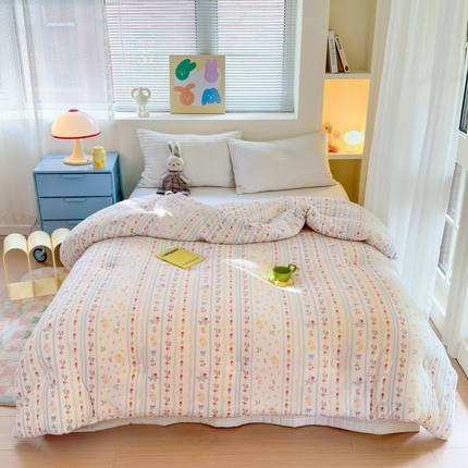 91家纺网 家纺一手货源 找家纺 木堇家居 2024新款针织棉10%大豆四季被芯款大豆纤维被 樱桃草莓兔