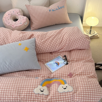 91家纺网 家纺一手货源 找家纺 （总）洋铭区（原狠狠爱）2024新款水洗棉毛巾绣四件套