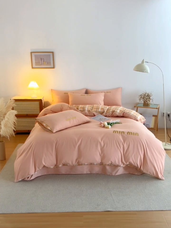 91家纺网 家纺一手货源 找家纺 富宁家纺 2025新款青春格子纯色双拼学生宿舍三件套四件套 粉色