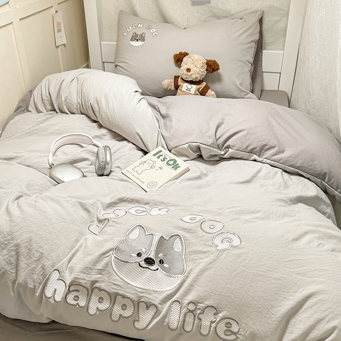 91家纺网 家纺一手货源 找家纺 梦舒羽 2025新款ins卡通可爱小狗刺绣水洗棉磨毛学生宿舍三件套居家四件套 小八嘎-浅灰