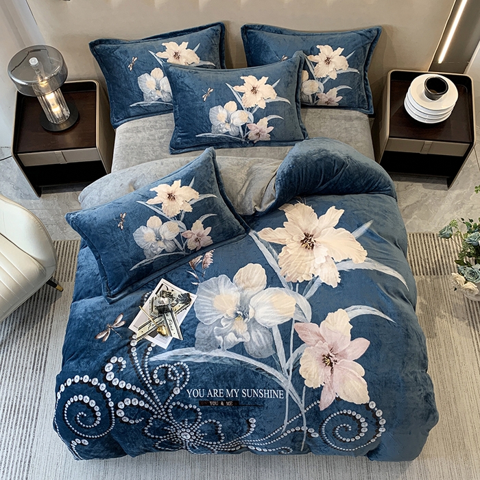 91家纺网 家纺一手货源 找家纺 喜梦缘 2025新款大版花卉牛奶绒四件套 国色天香