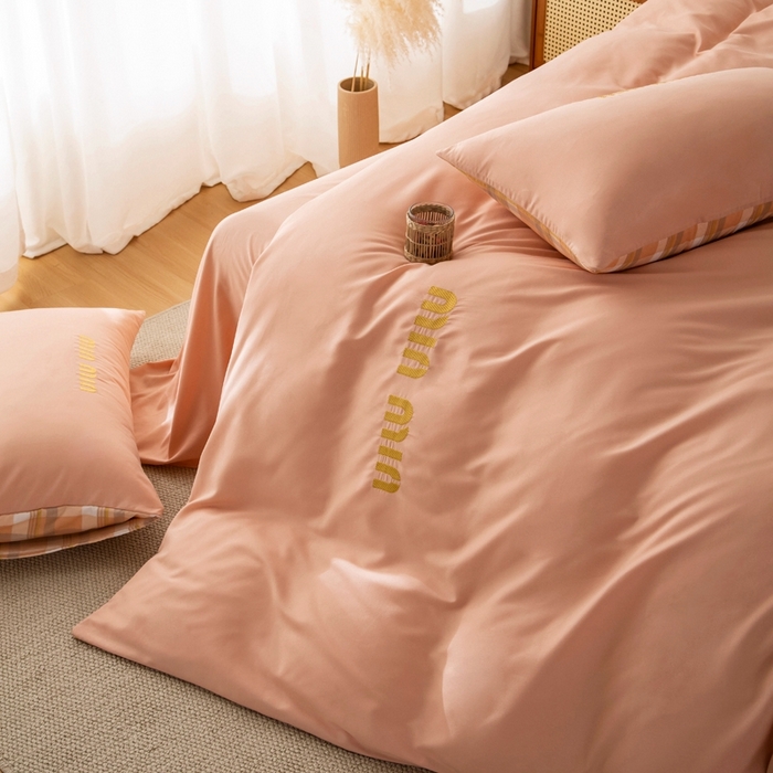 91家纺网 家纺一手货源 找家纺 富宁家纺 2025新款青春格子纯色双拼学生宿舍三件套四件套 粉色