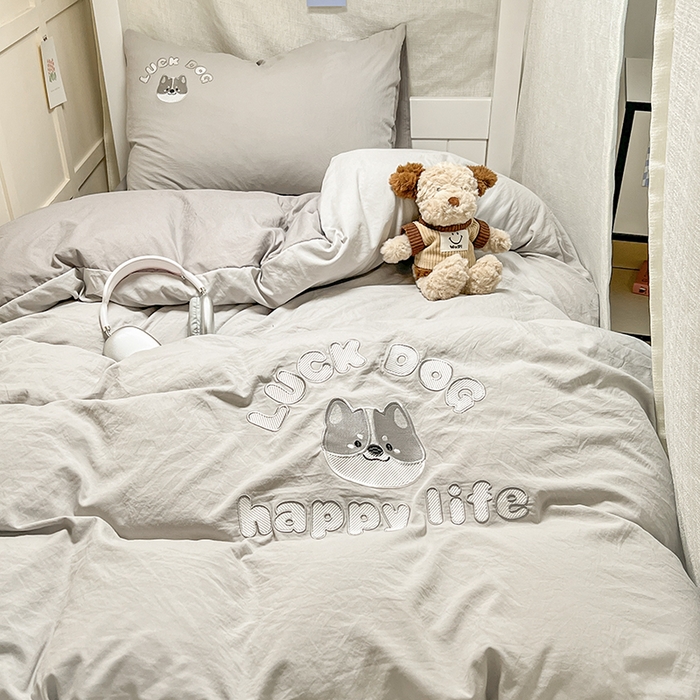 91家纺网 家纺一手货源 找家纺 梦舒羽 2025新款ins卡通可爱小狗刺绣水洗棉磨毛学生宿舍三件套居家四件套 小八嘎-浅灰