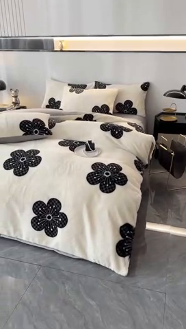 91家纺网 家纺一手货源 找家纺 富缦庭 2024新款标准8.5斤350克兔毛绒印花四件套 幸运花