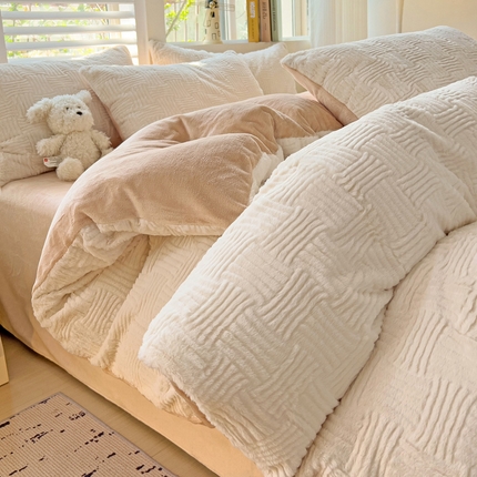 91家纺网 家纺一手货源 找家纺 N先生 2024新款兔毛绒牛奶绒四件套-罗拉系列 罗拉-奶白