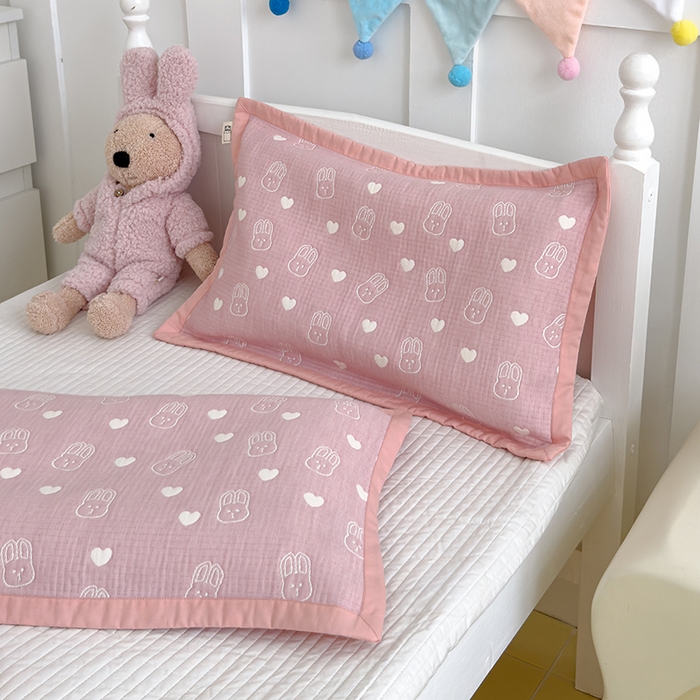 91家纺网 家纺一手货源 找家纺 2024新品色织立体提花全棉三层纱布夹棉枕套 小兔-粉