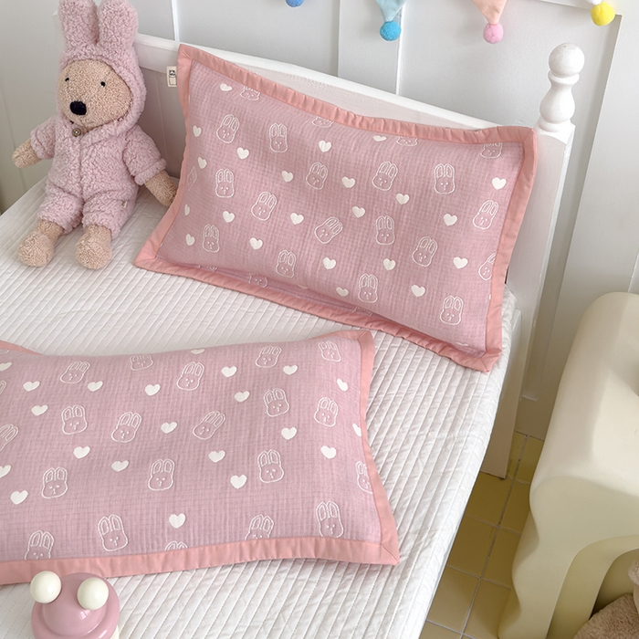 91家纺网 家纺一手货源 找家纺 2024新品色织立体提花全棉三层纱布夹棉枕套 小兔-粉