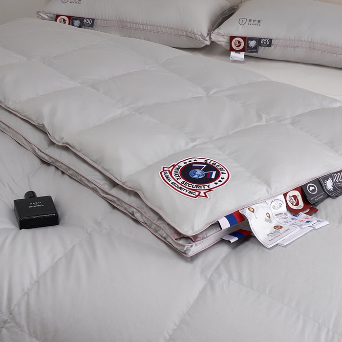 91家纺网 家纺一手货源 找家纺 （总）岚司羽 2024新款全棉95%优质白鹅绒抗菌子母被--净版